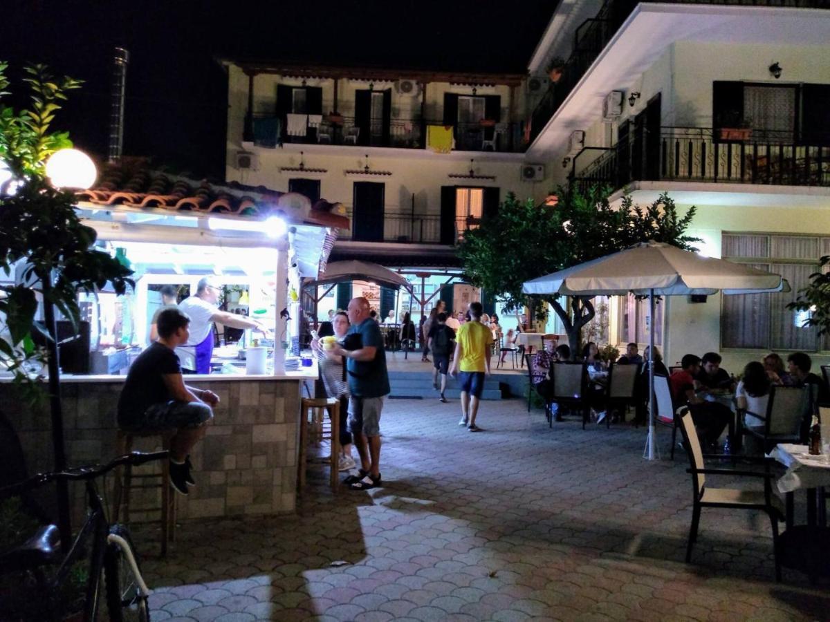 Des Roses Hotel Platanias  Exterior photo